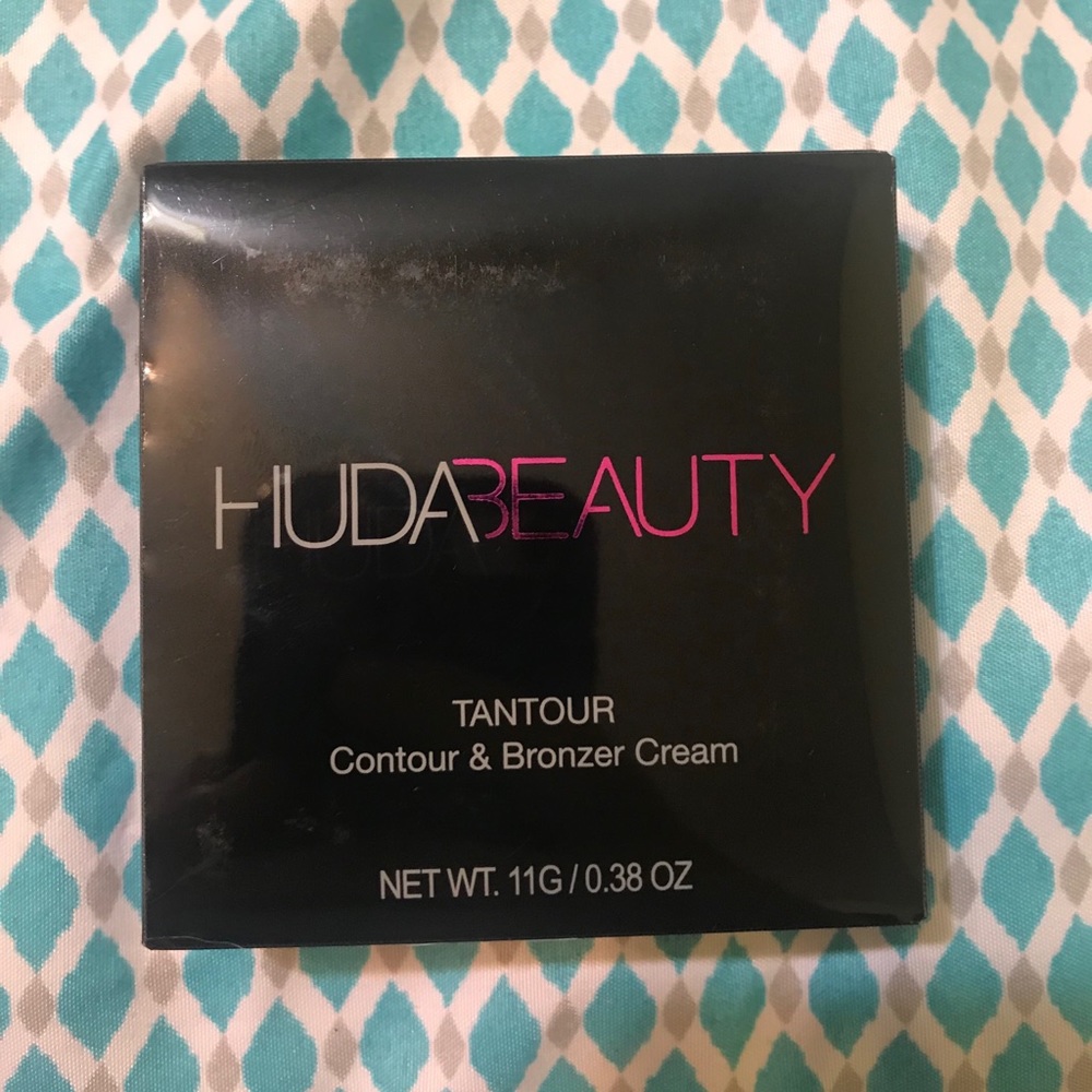 Huda beauty tan tour